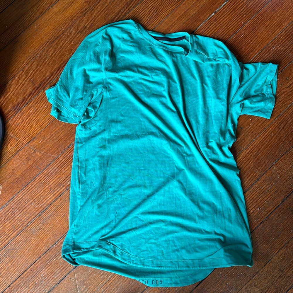 Men’s Lululemon Green XL Tech Shirt